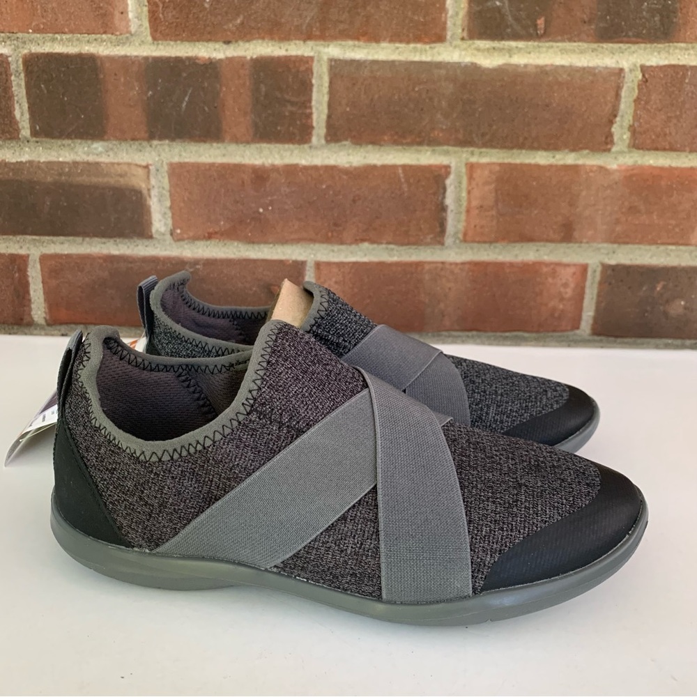 Crocs Swift water Cross Strap Static Shoes Sneakers Gray Women’s US 6 M NEW